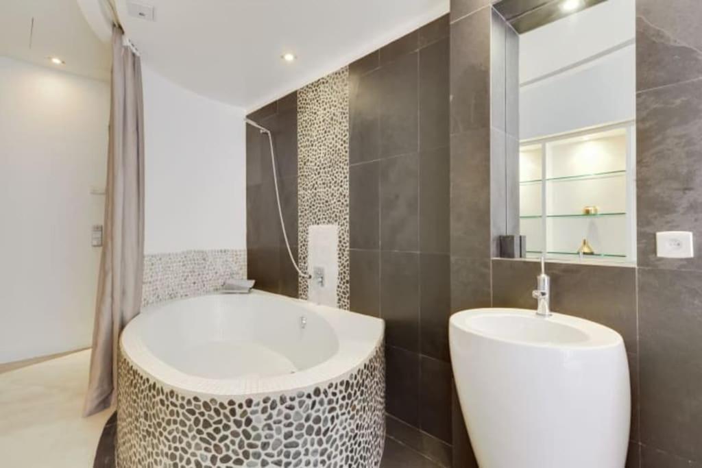Magnifique Appartement Parisien - Marais Exterior foto